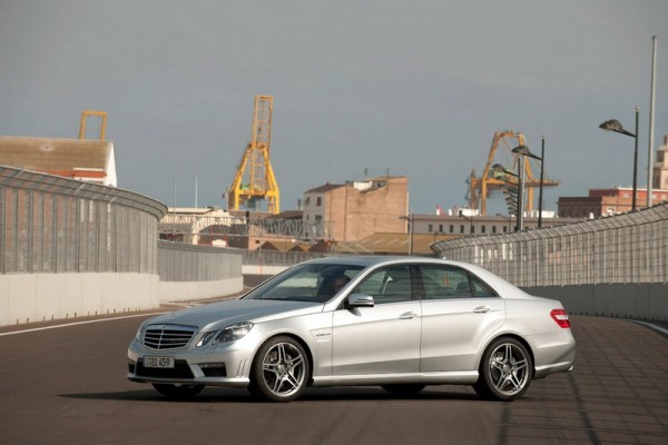 2010-mercedes-e63-amg_7.jpg