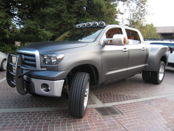 Toyota-Tundra-Diesel-Dually.jpg